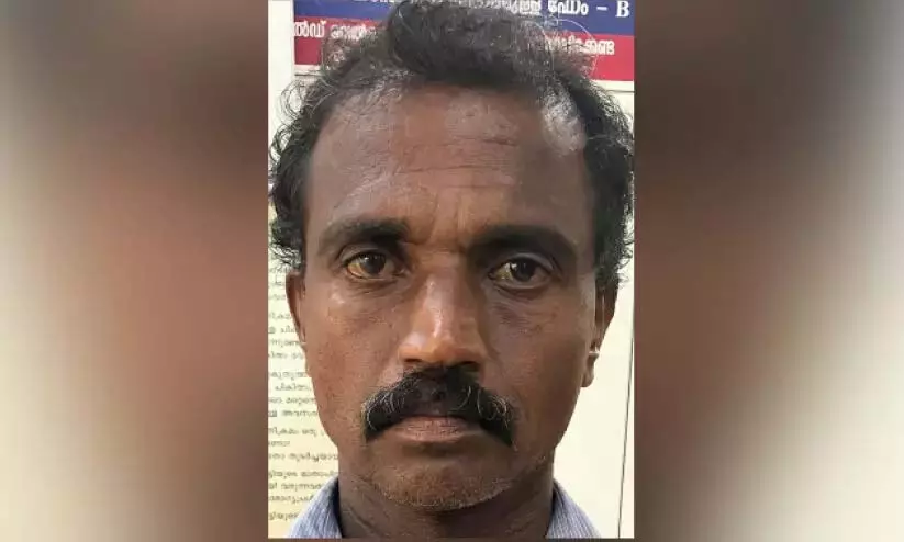 13 वर्षीय लड़की पर यौन उत्पीड़न; अधेड़ उम्र के व्यक्ति को गिरफ्तार किया 13 वर्षीय लड़की पर यौन उत्पीड़न; अधेड़ उम्र के व्यक्ति को गिरफ्तार किया