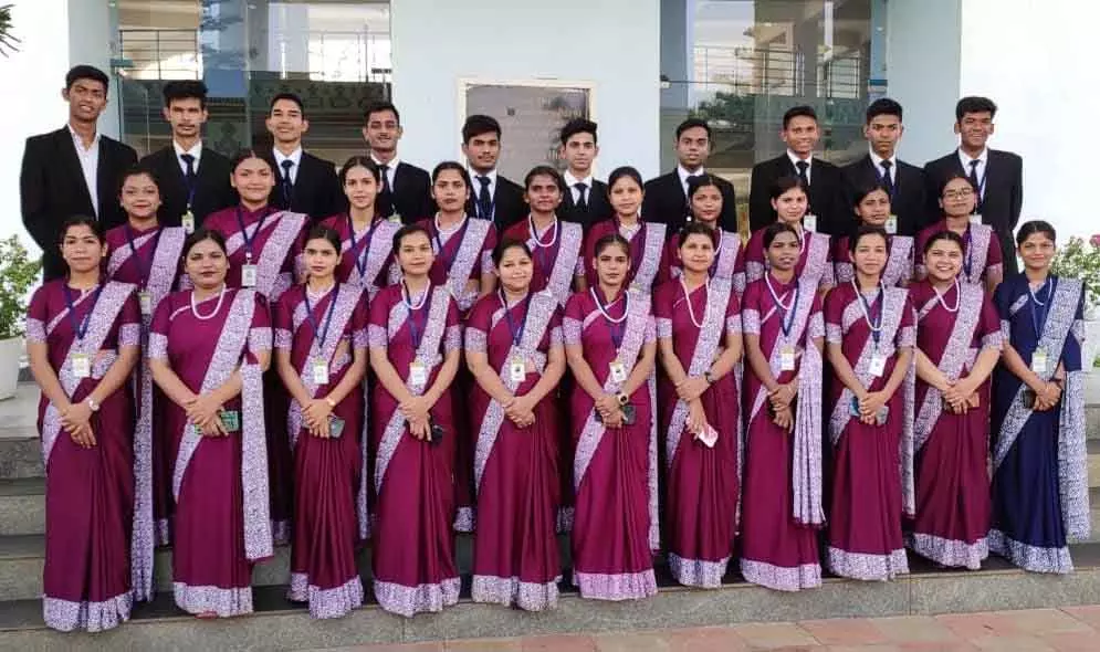 शत-प्रतिशत प्लेसमेंट की सफलता की नई मिसाल गढ़ता राज्य होटल प्रबंधन संस्थान रायपुर शत-प्रतिशत प्लेसमेंट की सफलता की नई मिसाल गढ़ता राज्य होटल प्रबंधन संस्थान रायपुर