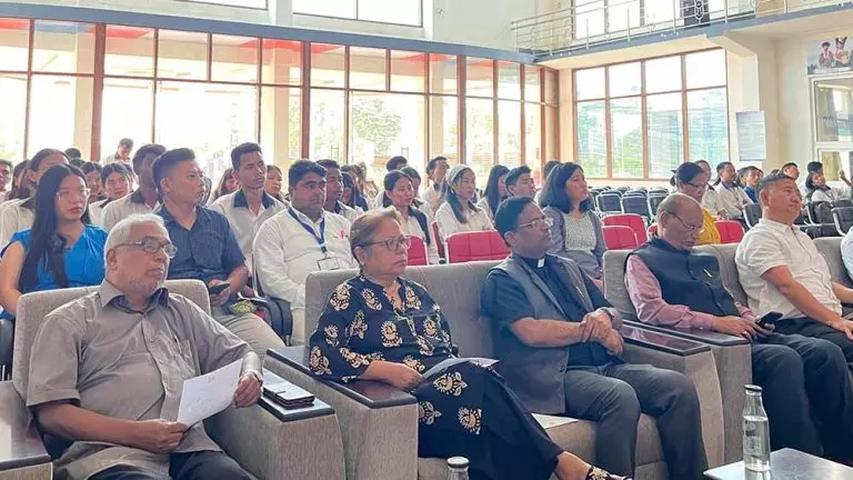 एनयू निरीक्षण दल ने स्थायी संबद्धता के लिए NEISSR का दौरा किया एनयू निरीक्षण दल ने स्थायी संबद्धता के लिए NEISSR का दौरा किया