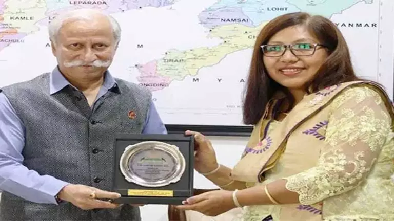 Arunachal प्रदेश के राज्यपाल ने बीएसआई वैज्ञानिक को सम्मानित किया Arunachal प्रदेश के राज्यपाल ने बीएसआई वैज्ञानिक को सम्मानित किया
