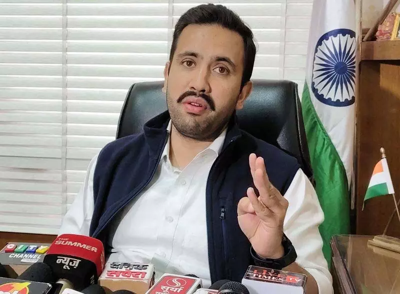 काम में ढिलाई बरतने पर अधिकारियों पर होगी सख्त कार्रवाई: Vikramaditya काम में ढिलाई बरतने पर अधिकारियों पर होगी सख्त कार्रवाई: Vikramaditya