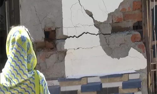 J-K: भारत-पाक संघर्ष के दौरान गोलाबारी में क्षतिग्रस्त हुए घर, परिवारों ने सहायता की मांग की