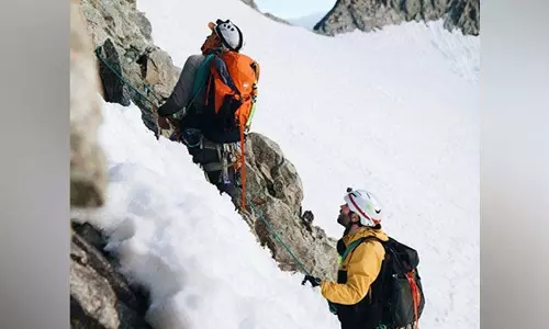 माउंट लोत्से पर भारतीय और रोमानियाई पर्वतारोहियों की मौत माउंट लोत्से पर भारतीय और रोमानियाई पर्वतारोहियों की मौत