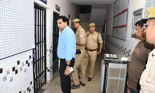 Muzaffarnagar: एसएसपी ने चार थानों का किया आकस्मिक निरीक्षण