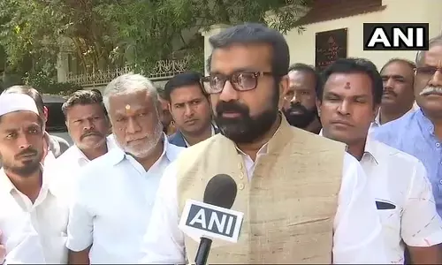 स्थानीय मुद्दों पर आवाज उठाने वाले AAP नेता पर MLA हरीश व उनके समर्थकों ने किया हमला स्थानीय मुद्दों पर आवाज उठाने वाले AAP नेता पर MLA हरीश व उनके समर्थकों ने किया हमला