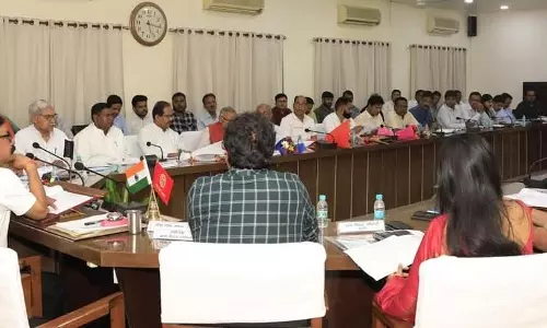 Bareilly: लंबे समय तक बिजली कटौती होने से जनता परेशान Bareilly: लंबे समय तक बिजली कटौती होने से जनता परेशान