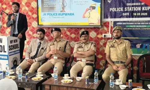 Kupwara में पुलिस ने नए आपराधिक कानूनों पर जागरूकता कार्यक्रम आयोजित किया