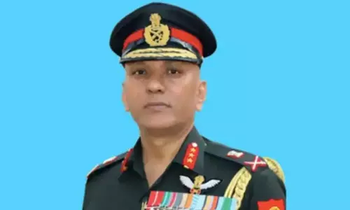 उत्तरी सेना प्रमुख लेफ्टिनेंट जनरल प्रतीक शर्मा ने कश्मीर की सुरक्षा स्थिति समीक्षा की