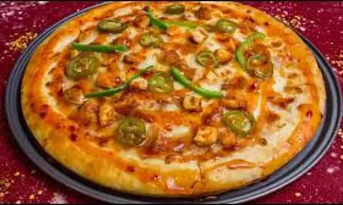 Suji Ka Pizza: बच्चों को बनाकर खिलाएं सूजी का पिज्जा