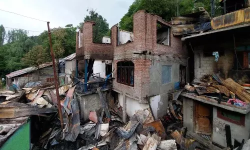 Rajouri में गोलाबारी से प्रभावित परिवार ने की मदद की मांग