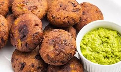 Urad Dal Snacks : उड़द की दाल से बनाएं स्वादिष्ट स्नैक्स Urad Dal Snacks : उड़द की दाल से बनाएं स्वादिष्ट स्नैक्स