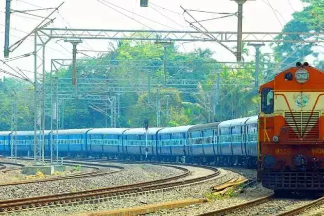 Kerala भाजपा प्रमुख ने कहा कि मोदी सरकार ने तीसरी रेल लाइन को मंजूरी दी