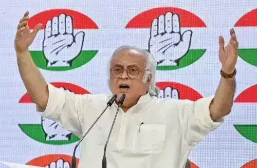 Kerala :  अदूर प्रकाश ने शशि थरूर पर कटाक्ष करते हुए