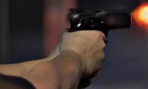 Palamu: महिला की गोली मारकर हत्या, जांच में जुटी पुलिस Palamu: महिला की गोली मारकर हत्या, जांच में जुटी पुलिस