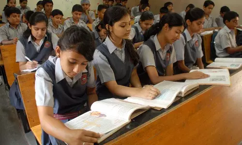 Punjab: गुणवत्ता के मुद्दे पर स्कूल प्रमुख यूनिफॉर्म लेने से ‘अनिच्छुक’