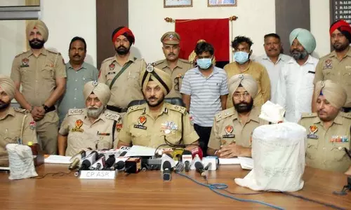 Amritsar से 3.15 लाख रुपये की ड्रग मनी के साथ एक और व्यक्ति गिरफ्तार Amritsar से 3.15 लाख रुपये की ड्रग मनी के साथ एक और व्यक्ति गिरफ्तार