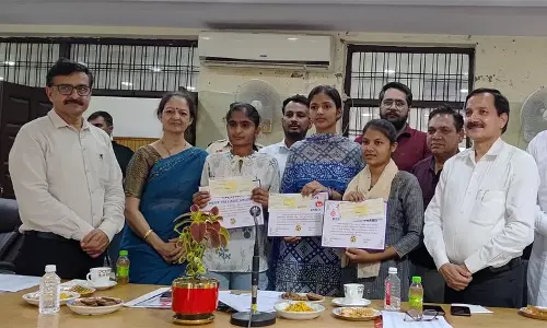 Haryana : रोहतक के गांव की टॉपर छात्राएं पुरस्कृत Haryana : रोहतक के गांव की टॉपर छात्राएं पुरस्कृत