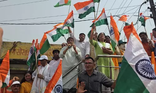 Haryana : धनखड़ ने झज्जर में तिरंगा यात्रा का नेतृत्व किया