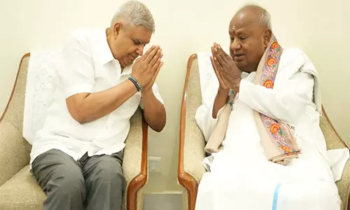 उपराष्ट्रपति Dhankhar ने पूर्व प्रधानमंत्री एच.डी. देवेगौड़ा से मुलाकात की, जन्मदिन की बधाई दी