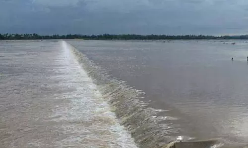 Tamil Nadu में भारी बारिश, थेनपेन्नई नदी उफान पर, बाढ़ की चेतावनी जारी Tamil Nadu में भारी बारिश, थेनपेन्नई नदी उफान पर, बाढ़ की चेतावनी जारी