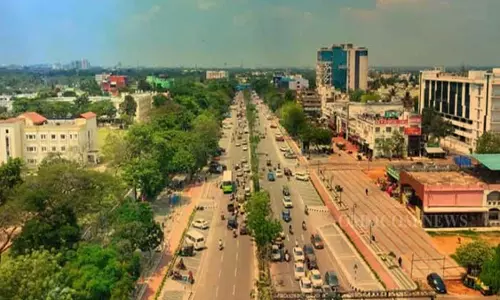 भीषण गर्मी: भुवनेश्वर में सुबह 8:30 बजे तापमान 33.6 डिग्री सेल्सियस दर्ज किया गया भीषण गर्मी: भुवनेश्वर में सुबह 8:30 बजे तापमान 33.6 डिग्री सेल्सियस दर्ज किया गया