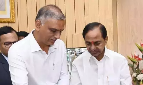 KCR-हरीश, एटाला को कालेश्वरम आयोग का नोटिस मिला KCR-हरीश, एटाला को कालेश्वरम आयोग का नोटिस मिला