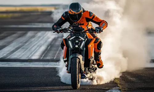 KTM को संकट से बचाने के लिए Bajaj ने लिया लोन