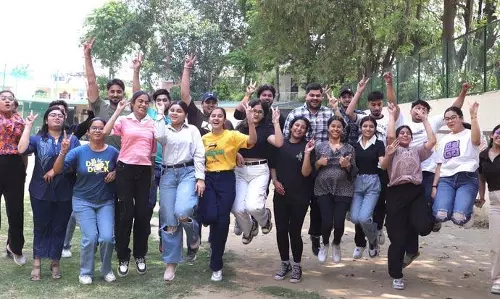 Jalandhar: टॉपर्स ने सफलता का श्रेय स्व-अध्ययन और निरंतर प्रयास को दिया