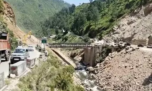 Almora: एनएच पर रात में वाहन चलाने पर प्रतिबंध, दो जून तक लागू रहेगा