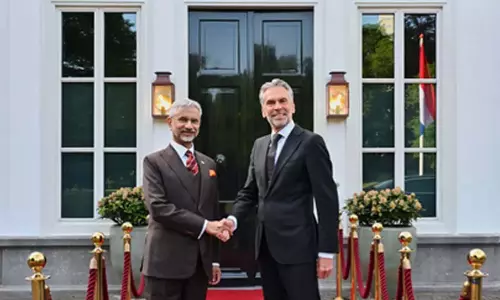 विदेश मंत्री Jaishankar ने नीदरलैंड के प्रधानमंत्री डिक शूफ से मुलाकात की विदेश मंत्री Jaishankar ने नीदरलैंड के प्रधानमंत्री डिक शूफ से मुलाकात की