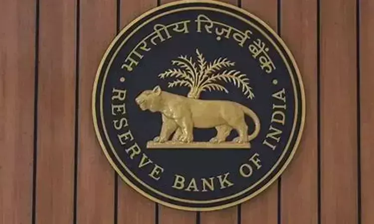 Lucknow: HCBAL बैंक पर बड़ा फैसला, लाइसेंस रद्द होने से पैसे को लेकर संशय Lucknow: HCBAL बैंक पर बड़ा फैसला, लाइसेंस रद्द होने से पैसे को लेकर संशय