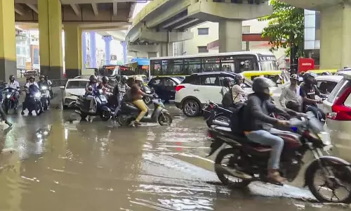 Karnataka के कई इलाकों में बारिश से जनजीवन प्रभावित Karnataka के कई इलाकों में बारिश से जनजीवन प्रभावित