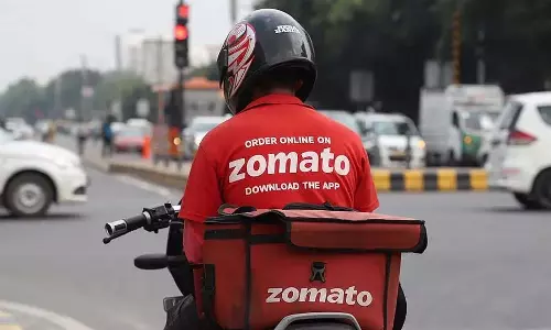 ज़ोमैटो के शेयरों में गिरावटकंपनी के शेयर 3% तक टूट गए।