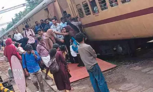 यात्रीगण ध्यान दें; कोटिक्कुलम रेलवे स्टेशन पर खतरनाक जाल