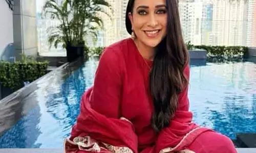 Karisma Kapoor के पास है गर्मी से बचने का सबसे प्यारा तरीका