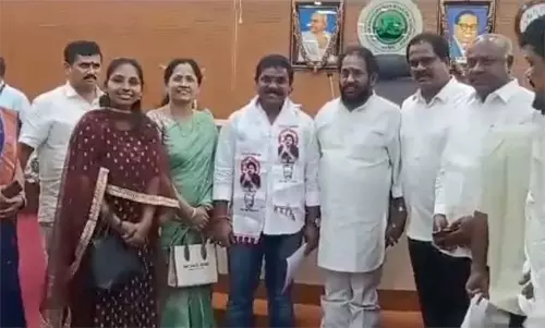 Andhra : जीवीएमसी के डिप्टी मेयर की सीट गठबंधन के खाते में Andhra : जीवीएमसी के डिप्टी मेयर की सीट गठबंधन के खाते में