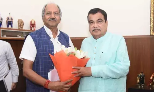 केंद्रीय मंत्री नितिन गडकरी से बृजमोहन अग्रवाल ने मुलाकात की