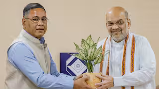 इंटेलिजेंस ब्यूरो के प्रमुख Tapan Kumar डेका को एक साल का सेवा विस्तार मिला