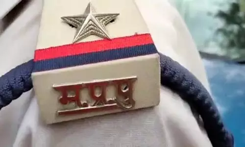 मुस्लिम युवती ने नाम बदलकर हिंदू युवक से की शादी, पुलिस जांच में जुटी मुस्लिम युवती ने नाम बदलकर हिंदू युवक से की शादी, पुलिस जांच में जुटी