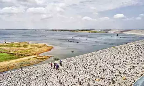 Telangana : कोंडा पोचम्मा पर सतर्कता Telangana : कोंडा पोचम्मा पर सतर्कता