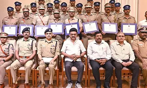 मुख्यमंत्री एम.के.स्टालिन ने पुलिस विभाग की सराहना की मुख्यमंत्री एम.के.स्टालिन ने पुलिस विभाग की सराहना की