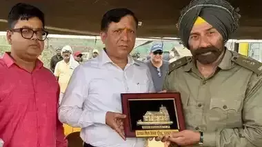 Banshidhar Tiwari ने की अभिनेता सनी देओल से की मुलाकात Banshidhar Tiwari ने की अभिनेता सनी देओल से की मुलाकात