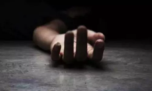 Karnataka : पति ने पत्नी के सिर पर पत्थर पटककर की हत्या Karnataka : पति ने पत्नी के सिर पर पत्थर पटककर की हत्या