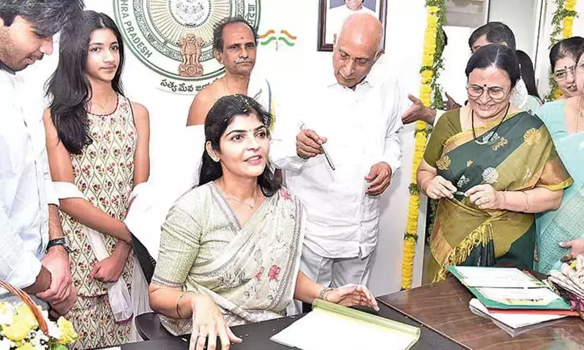 Andhra: शैलजा, नई महिला आयोग अध्यक्ष
