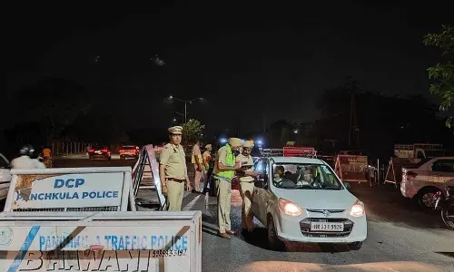 Panchkula पुलिस ने शराब पीकर गाड़ी चलाने वालों के खिलाफ कार्रवाई करते हुए 102 चालान काटे