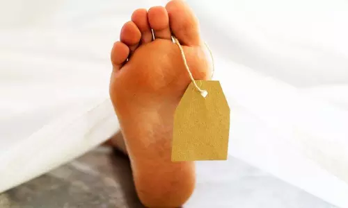 Jammu: शोपियां में टेंट पर पेड़ गिरने से लड़की की मौत Jammu: शोपियां में टेंट पर पेड़ गिरने से लड़की की मौत