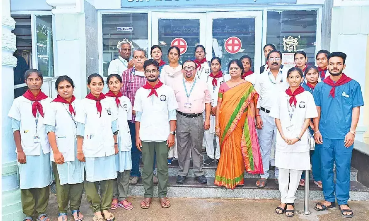 अब, चिकित्सा सेवाओं तक पहुंच आसान बनाने के लिए ‘SVIMS सेवा’ अब, चिकित्सा सेवाओं तक पहुंच आसान बनाने के लिए ‘SVIMS सेवा’