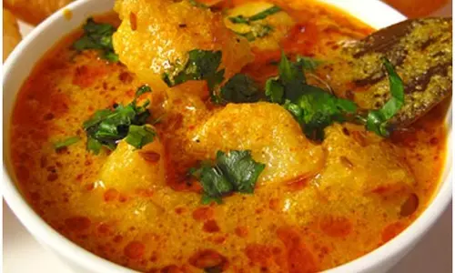 इस शानदार भारतीय व्यंजन दही वाले आलू रेसिपी को बनाने के 6 steps