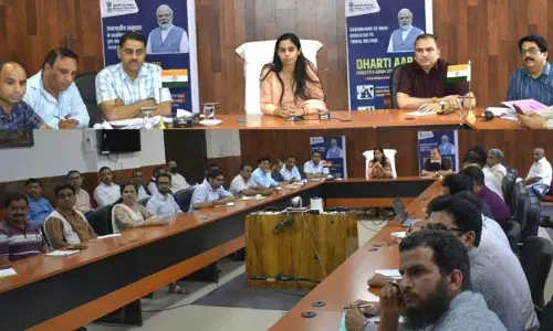 DC रियासी ने 44 जनजातीय गांवों में आउटरीच शिविरों की तैयारी की समीक्षा की