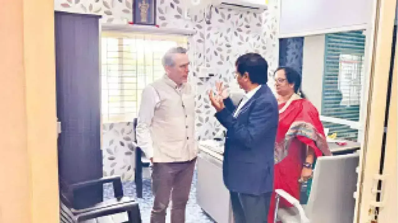 Telangana: ब्रिटिश राजदूत ने रमानी इंडस्ट्रीज के हरित नवाचार की सराहना की